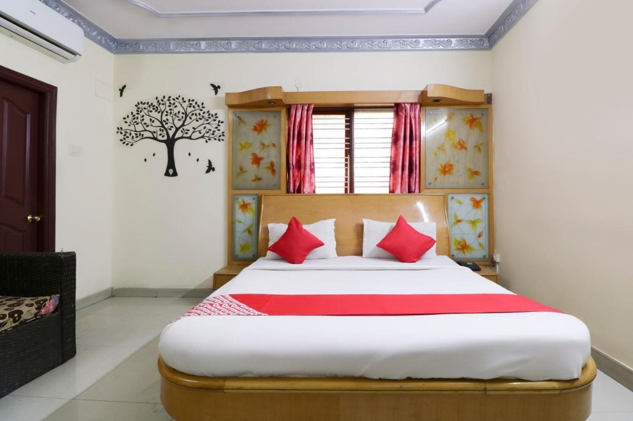 Oyo 71675 New Aishwarya Comforts Hotel Bangalore Exterior foto